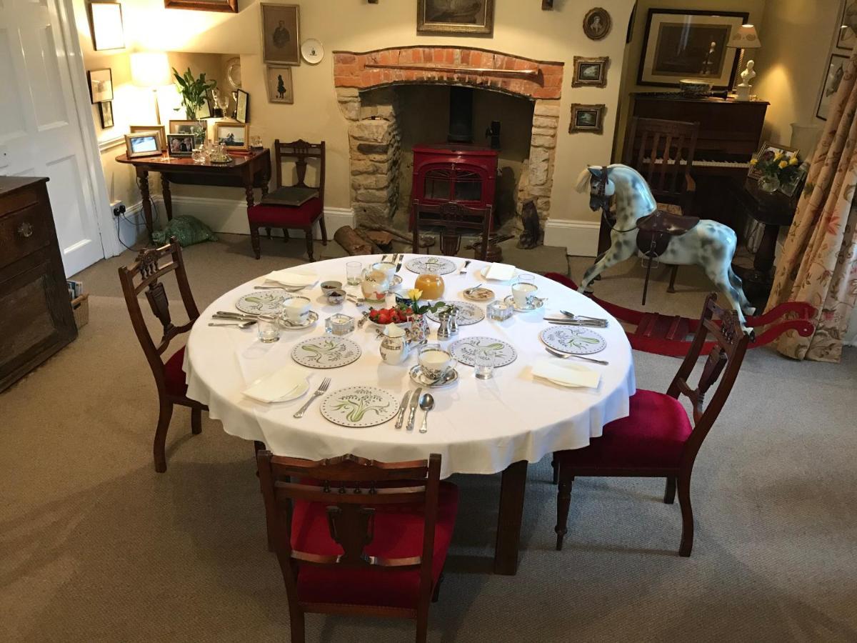 치펜햄 The Manor Farm Alderton 빌라 외부 사진
