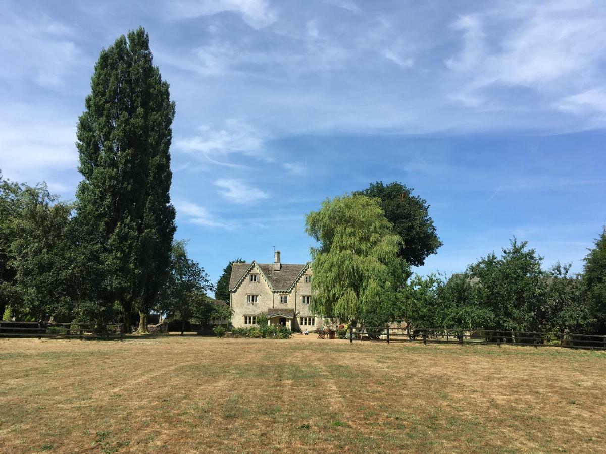 치펜햄 The Manor Farm Alderton 빌라 외부 사진